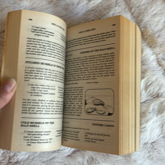 Fannie Farmer cook book with nearly 2000 recipes! - Picture 4 of 9